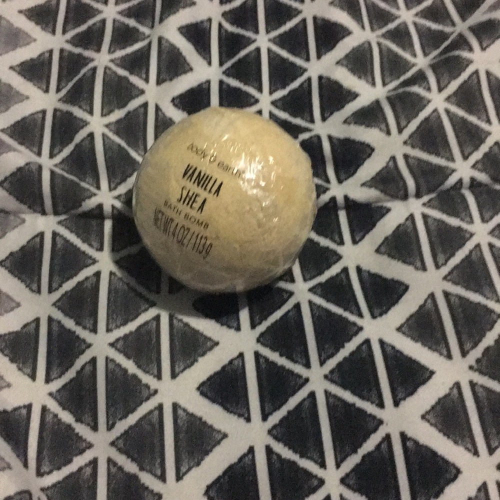 Bath bomb
